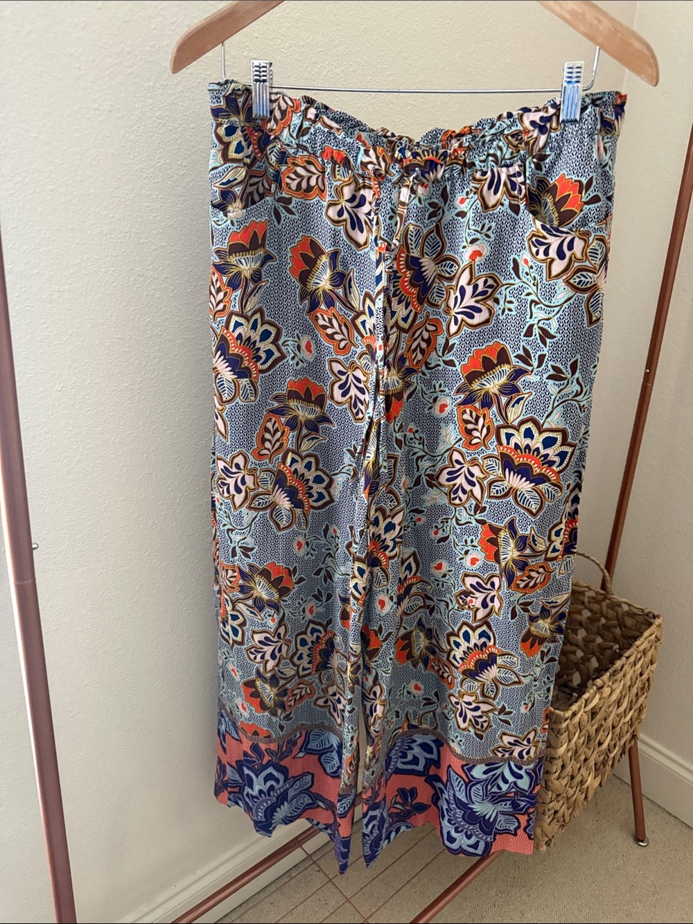 LOFT Floral Wide-Leg Crop Pants in Multicolor (Navy, Coral, Cream)